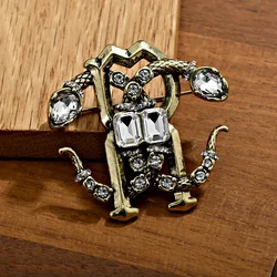 Original Design Gongting Double Snake Crystal Chest Brooch Vintage Palace Light Luxury Crystal Zodiac Snake Chest Brooch