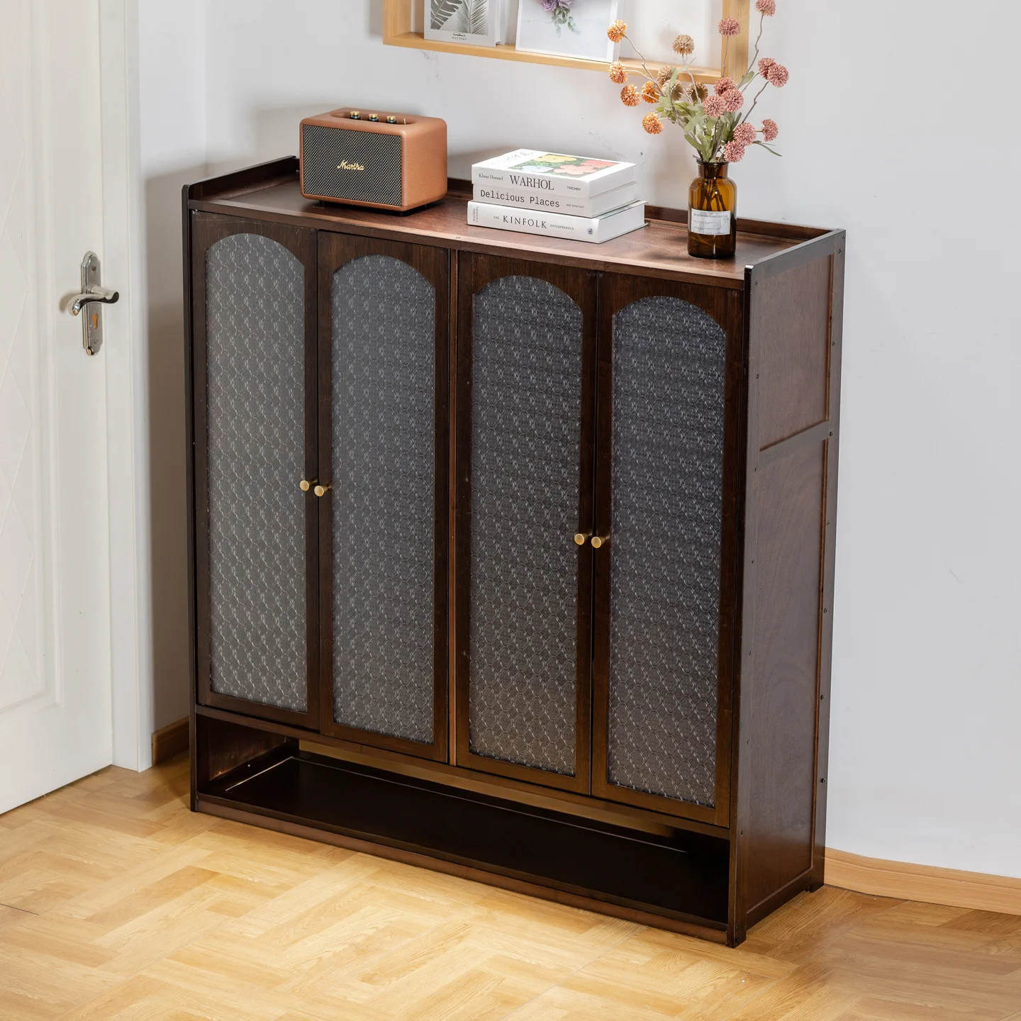 Dust-proof shoe cabinet for home entry, simple door solid wood household shoe rack, multi-layer storage, large-capacity entrance