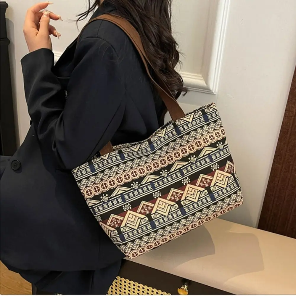 

Large Capacity Ethnic Style Crossbody Bags Woven Bag Messenger Bag Geometric Shoulder Bag Handbag Colorful Bohemian Shoulder Bag