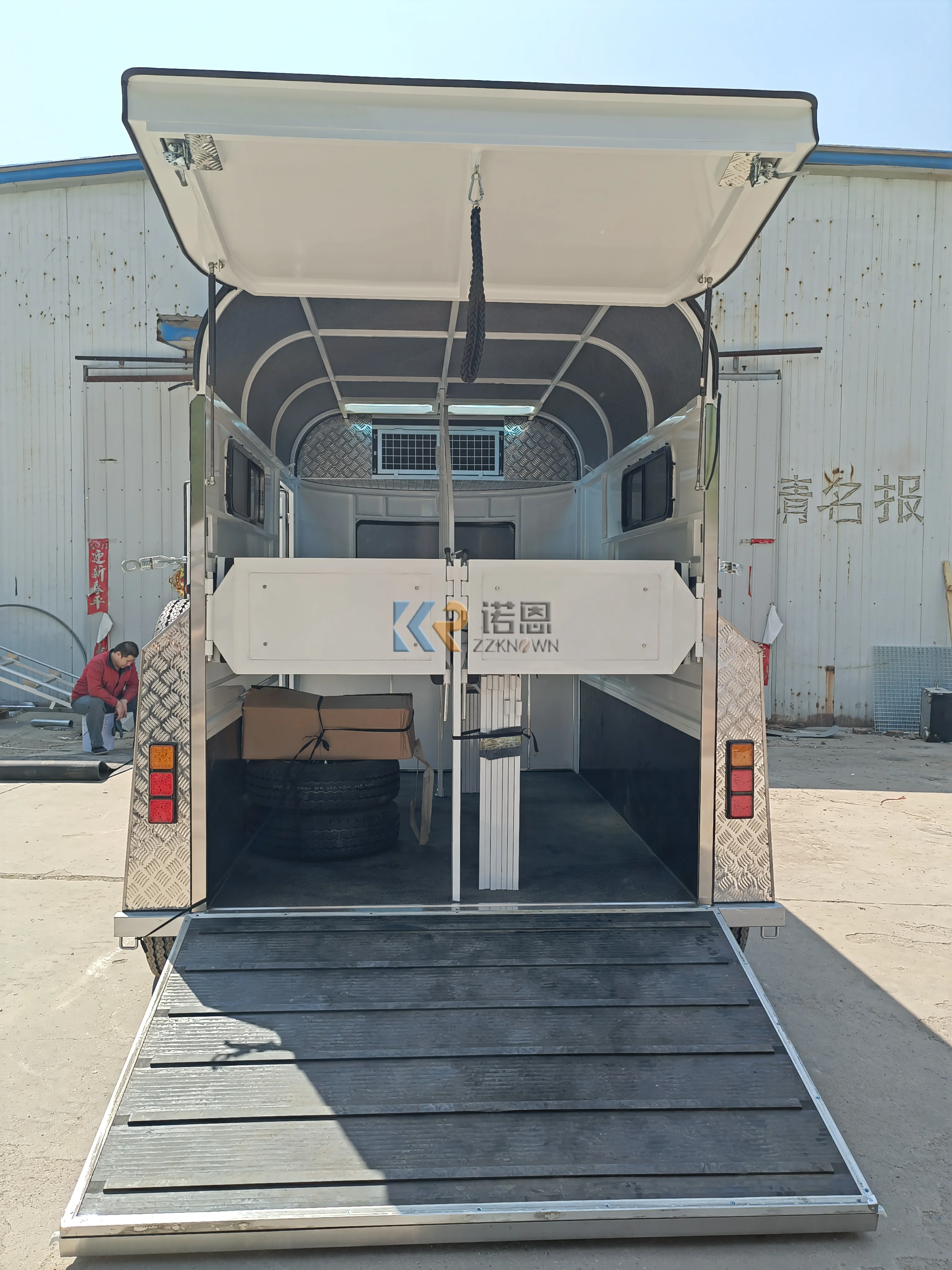 Remolque de lujo de carga recta, estándar australiano, 2 caballos, remolque personalizado, estándar de Nueva Zelanda, 2023