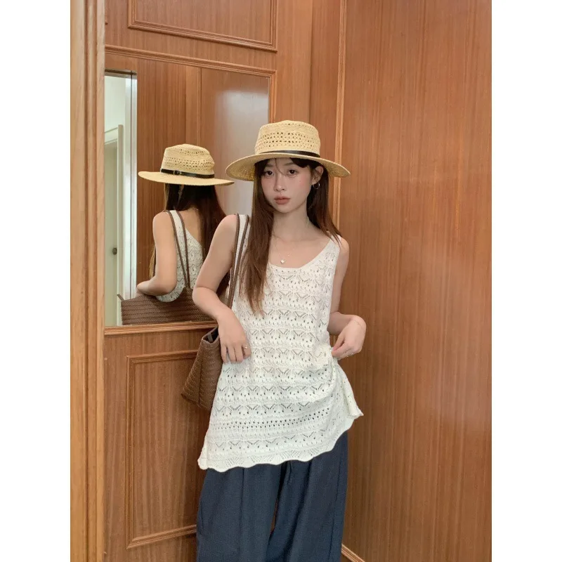 

Women's Hollow-out Crochet Vest, Sunscreen Mid-length Summer Camisole, Layered Wear, Paired with Sleeveless Top