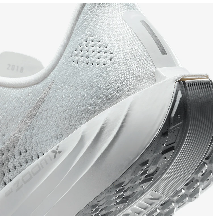Nike Original Pegasus Plus Low-Cut-Laufschuhe für Damen FQ7261-101 – Detail 10