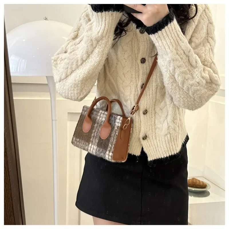 Winter Crossbody Bag for Women High-end Underarm Woolen Plaid Small Square Female Shoulder Bag Fashion Luxury Brand Shoulder Bag