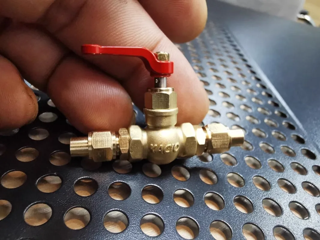 ไมโครไดเร็กวาล์ว, วาล์วมุม, หม้อต้มรุ่น, MINI สําหรับเครื่องยนต์ไอน้ํา