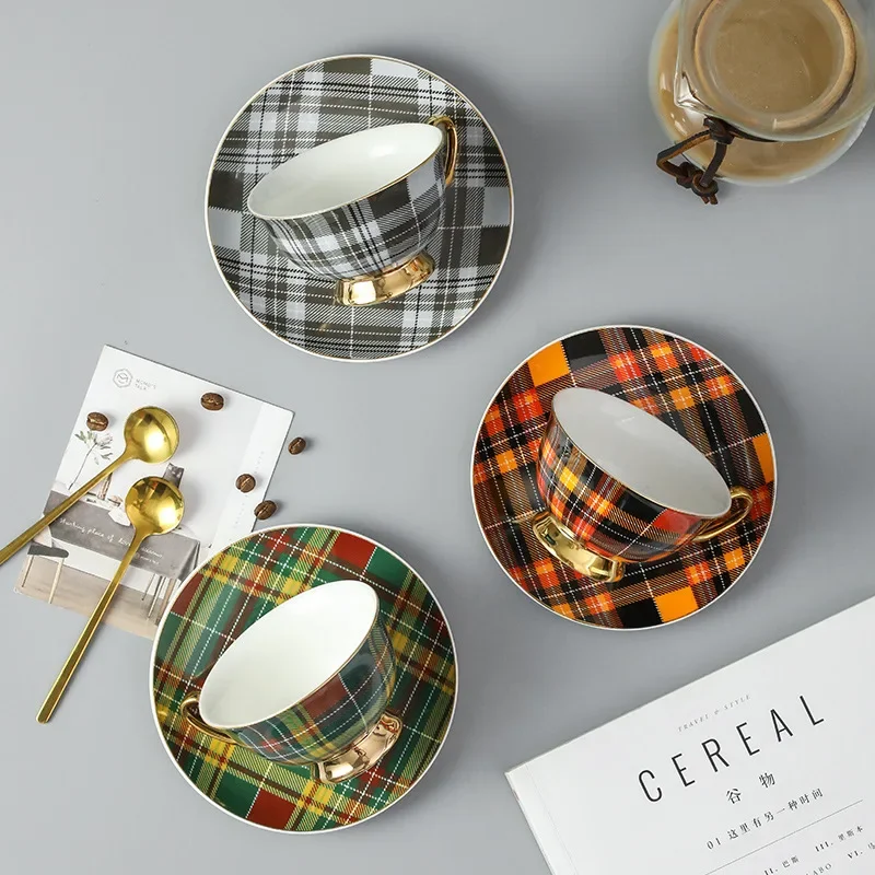 Plaid Pattern Ceramic Tea Cup Saucer Set, Gold Trim Coffee Cup Set, Vintage Style Home Office Tableware Gift for Daily Use