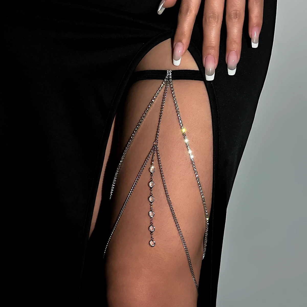 Sexy Shiny Crystal Multilayer Tassel Leg Chains for Women Charms Adjustable Elastic Thigh Chains on Leg Accessories Body Jewelry