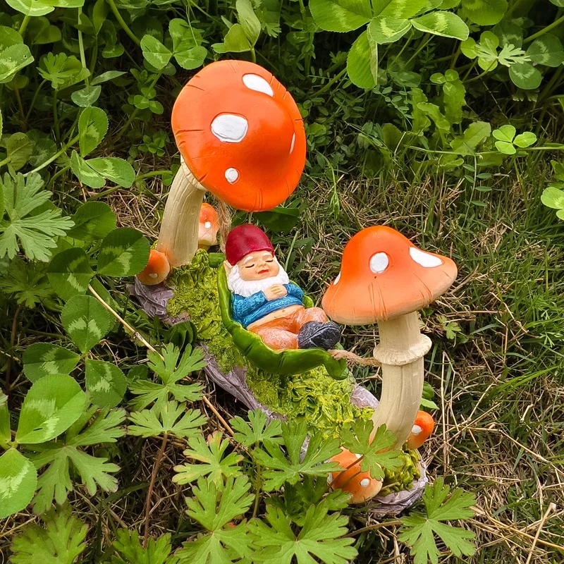Resin Mushroom Dwarf Sculpture Hammock Ornaments Outdoor Courtyard Villa Micro Landscape Figure Statue Crafts Garden Decoration