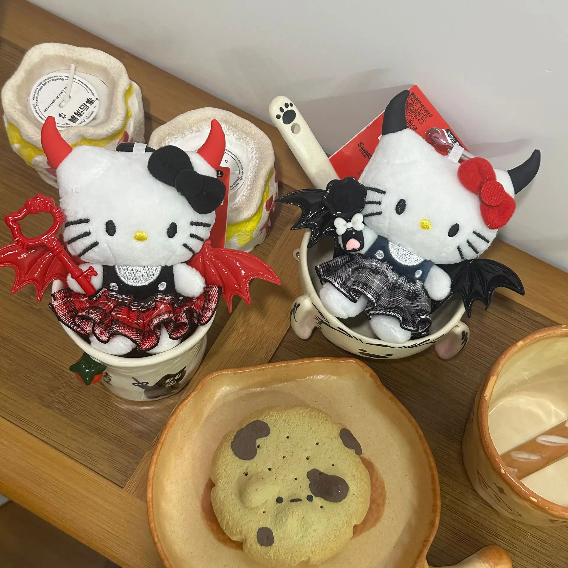 

Halloween Hello Kitty Mini Devil Kitty Keychain Cartoon Kawaii Fashion Kt Doll Pendant Decoration Doll for Kids Fans Gifts