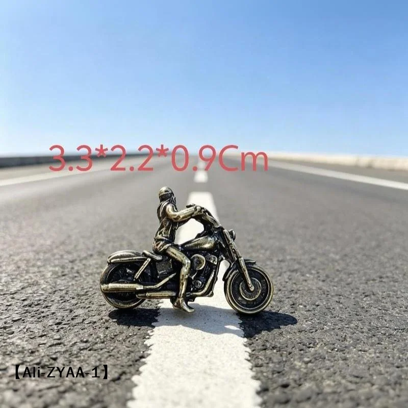 【A】Vintage Zinc Alloy Motorcycle Rider Figurine Fine Detailing Antique Finish For Home Desk Decor Biker Enthusiast Gifts