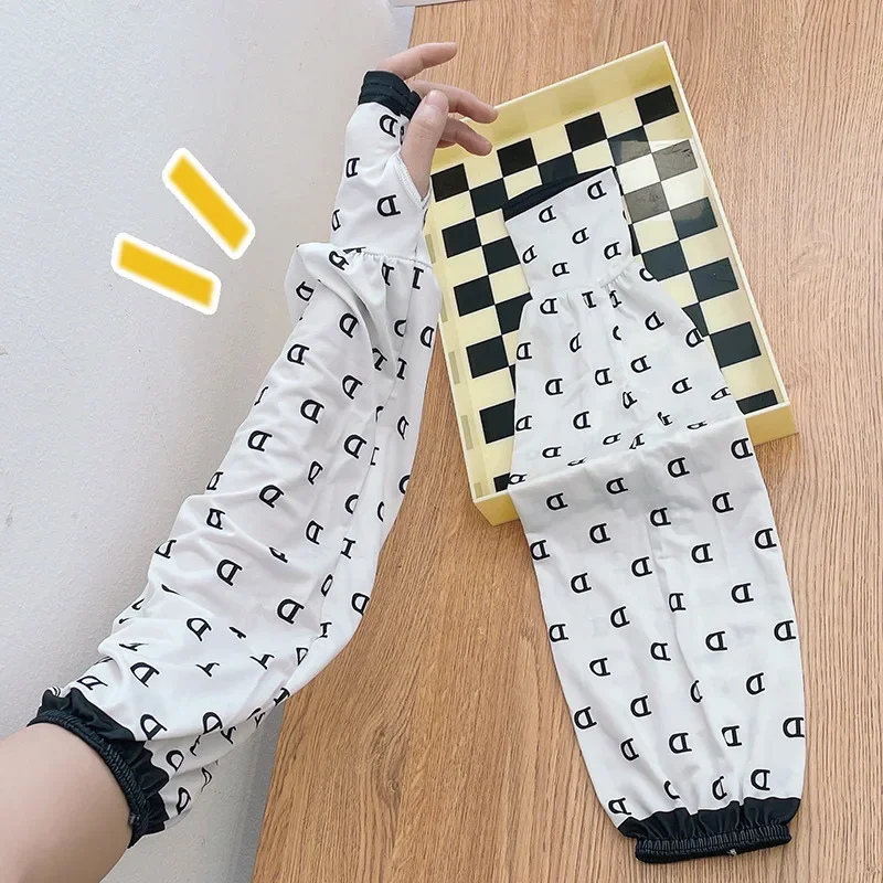 أكمام فاخرة للحماية من الشمس من الحرير الجليدي للنساء صيف جديد للمشي لمسافات طويلة مقاومة للغاية وأكمام مستشعة للثلج قفازات تسلق رفيعة