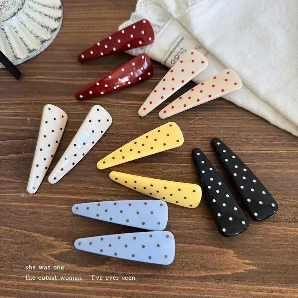 2 Stück Gepunktete Entenschnabel-Haarspangen Koreanische Haaraccessoires Süße Haarklammern für Frauen Mädchen Vintage Pony-Fixier-Haarnadeln
