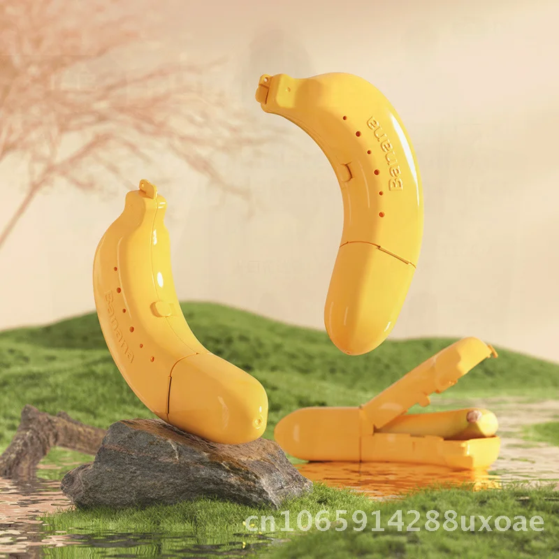 Portable Banana Storage Box Fresh-Keeping Anti-Squeeze Fruit Protection Container for School And Travel Light Yellow Plastic