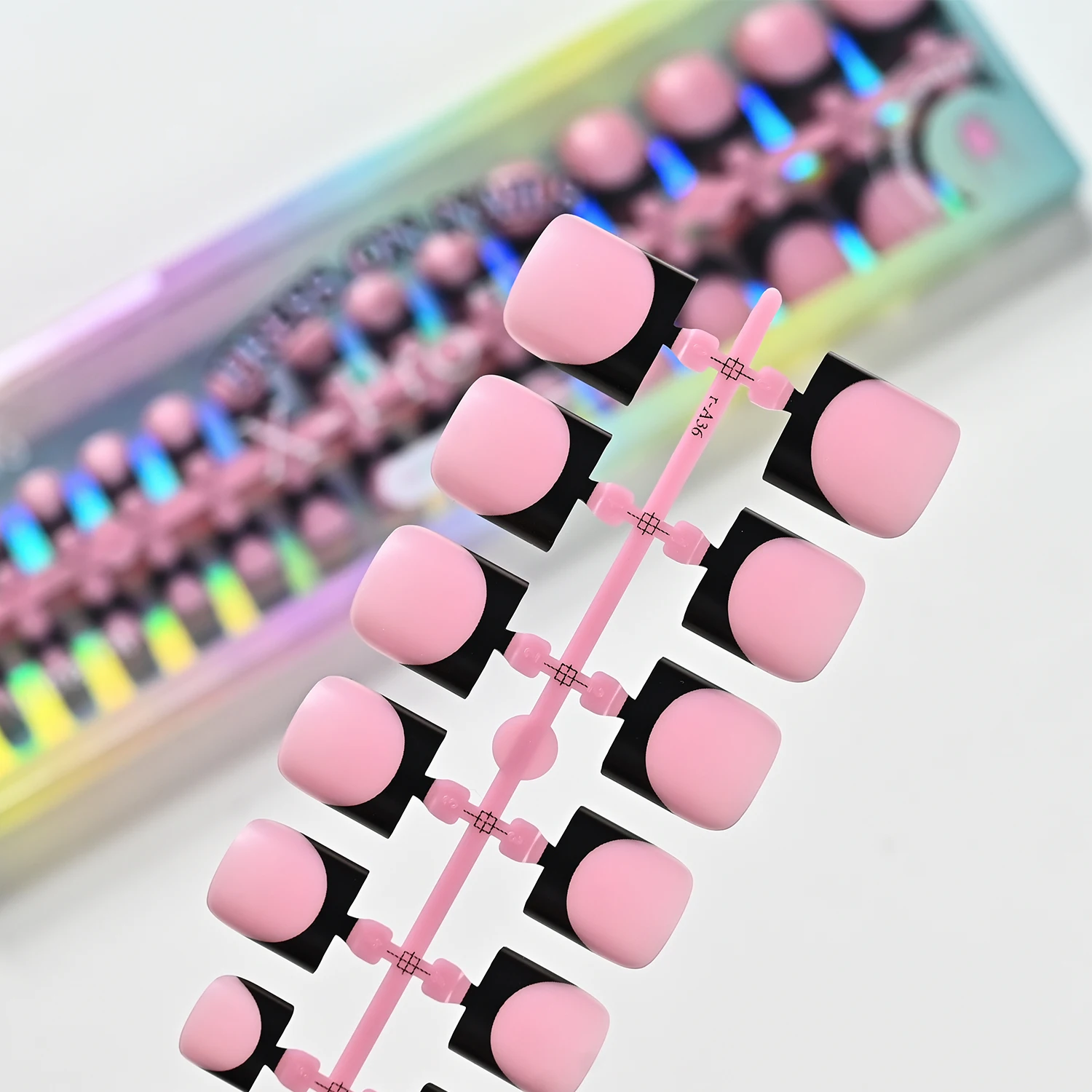 150 Stück kurze, quadratische, schwarze French-Tips-Kunstnägel für die Zehen, matte, nudefarbene, rosa Press-On-Zehennägel für den täglichen Sommergebrauch, tragbare künstliche Zehennägel. – Detail 6