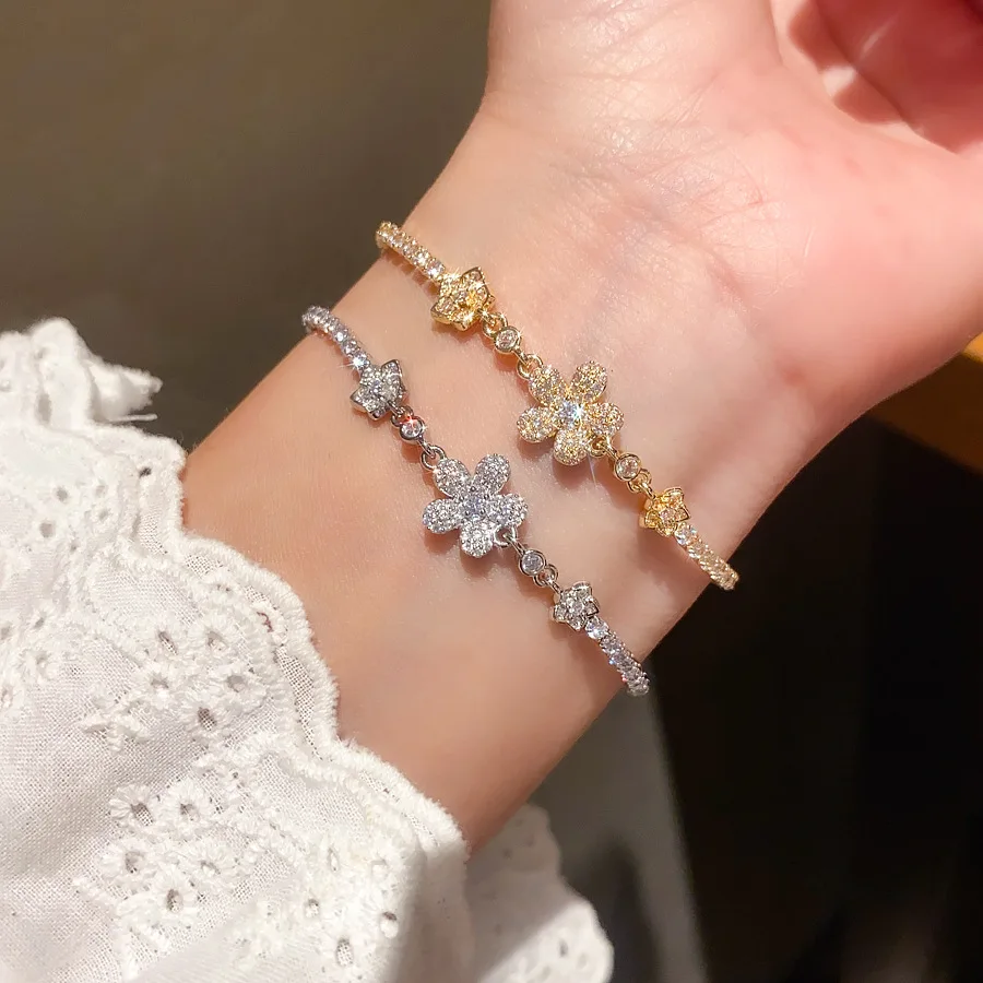 

Zircon Flower Pendant Bracelet - Korean Ins Trend, Fashionable Delicate Luxury Elegant Design Jewelry