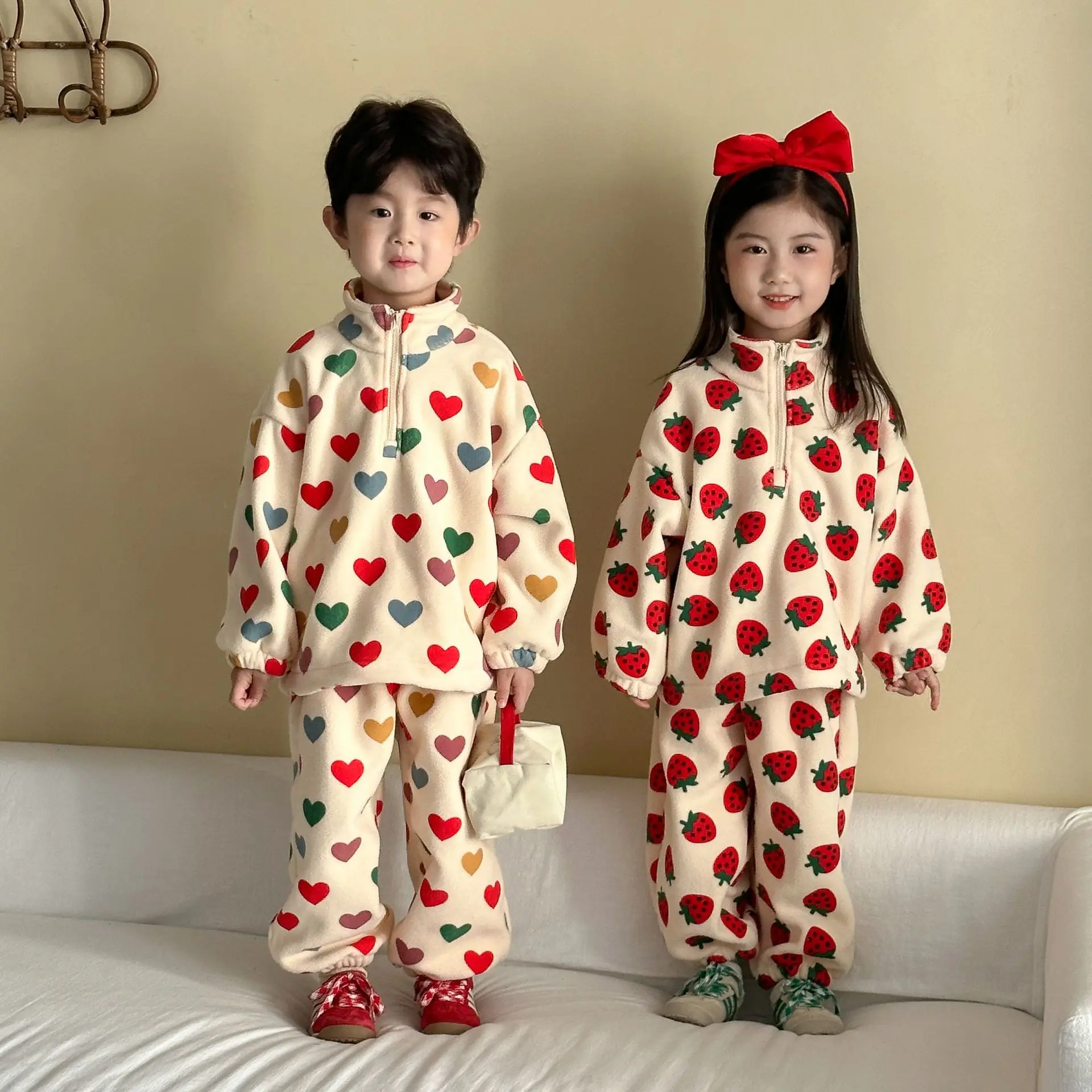 

Infant Baby Girls Two-piece Set Strawberry Love Printed Toddler Kids Girl Sweatshirt Casual Half Zipper Little Girls Jogger Pant