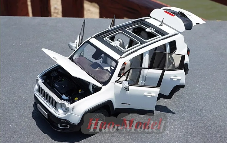 

Новая коллекционная модель автомобиля Fiat Jeep Renegade GAGC 1:18 из литого металла для хобби