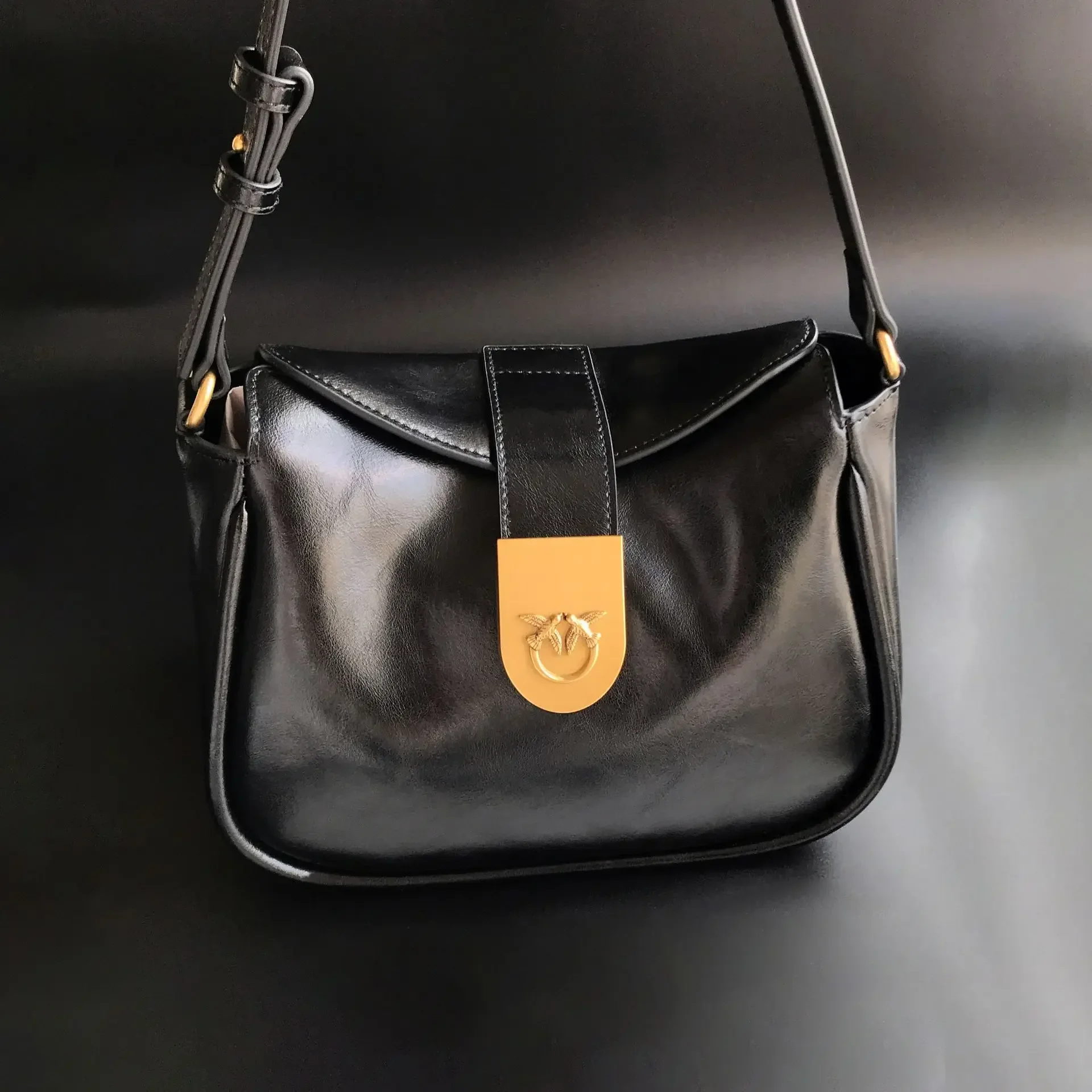New Oil Wax Leather High-end Vintage Women's Underarm Bag Hot Viral Retro Purse Handbag Chic Elegant Fashion Style