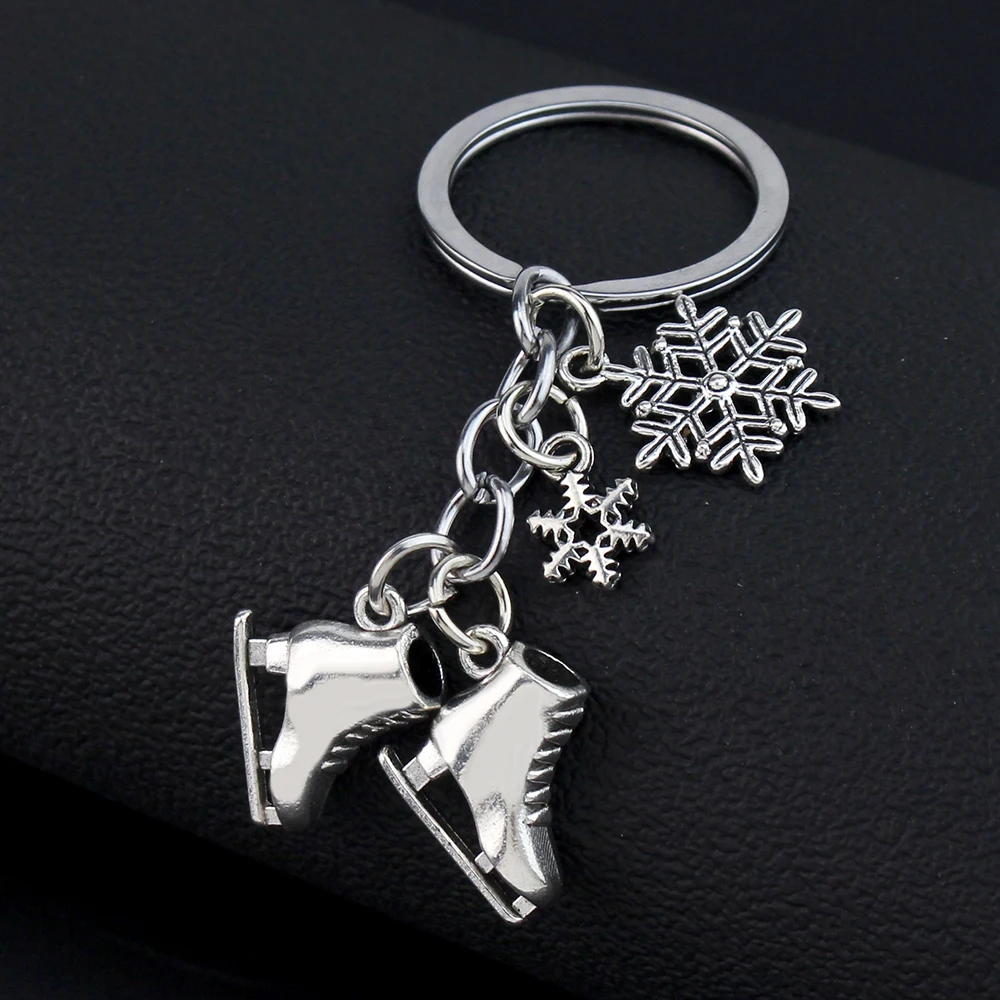 Trendy 1 Pair Ice Skate Shoes Snowflake Pendants Keychain For Skating Enthusiasts Winter Keyring Sliver Color Metal Skating Gift