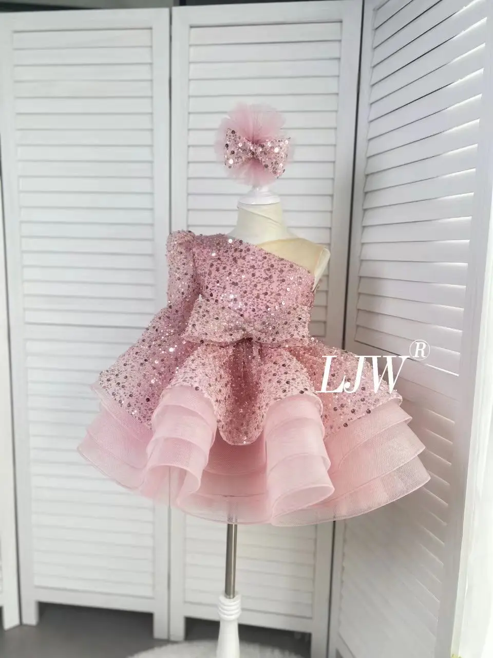 

Fashion Girl Fluffy Sequin first Birthday Dress 2025 Girl formal Bridesmaid wedding dress Holy Communion single shoulder dress