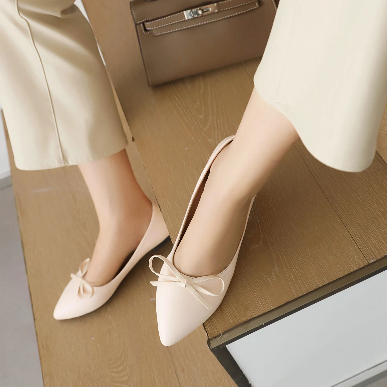 Sweet Flats Women Leather Shoes Butterfly Knot Casual Size 34-45 Spring Autumn Pointed Toe Comfy Flats