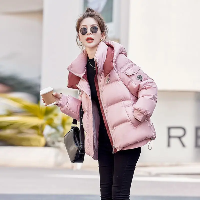 

2025 New Winter Women's Short Puffer Jacket Petite Size College Style Thick Fleece Lined Hooded Cotton Coat Trendy Outerwear