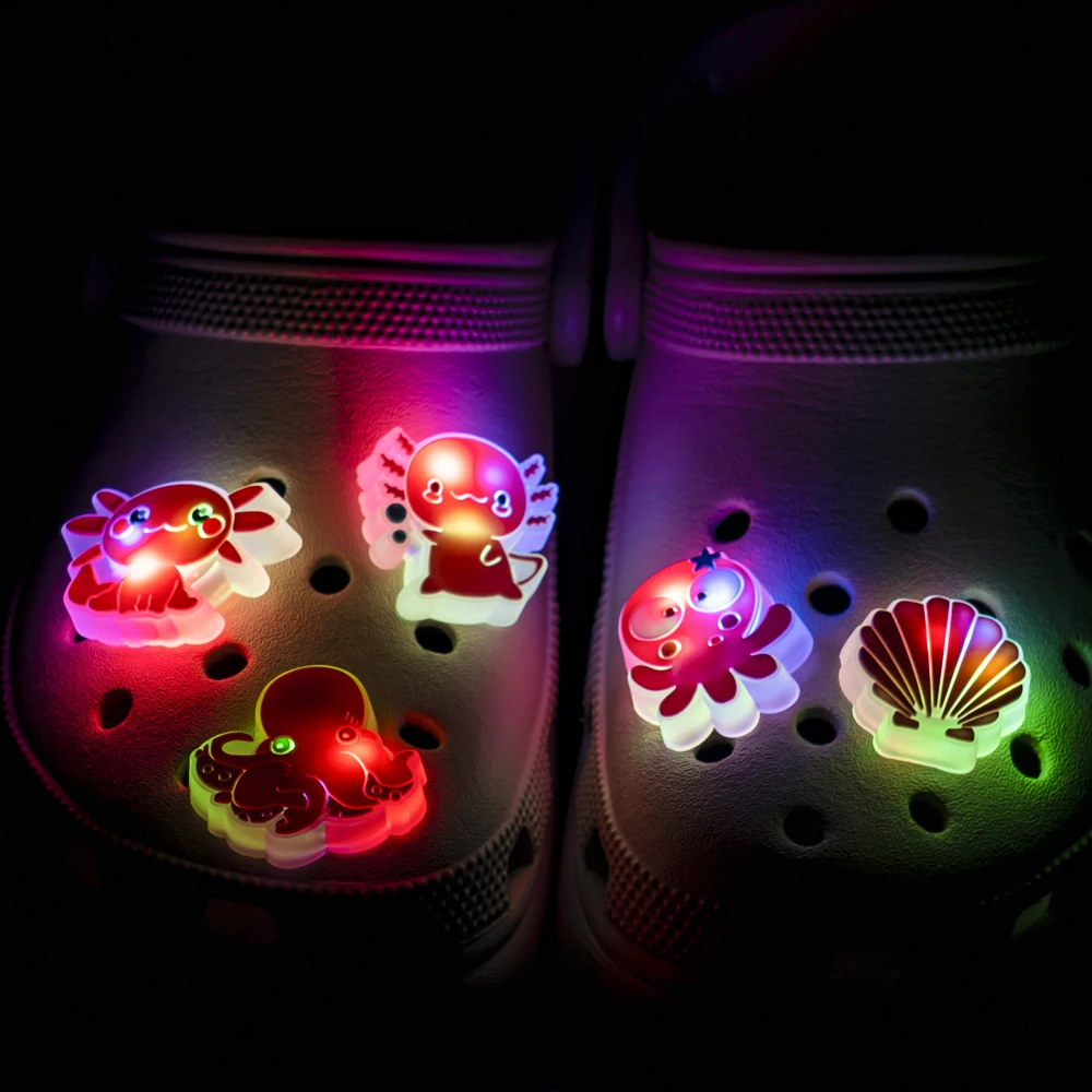 1–5 Stück LED-Schuhanhänger, beleuchtetes Zubehör, Tiere, Pflanzen, Salamander, Schuhdekorationen, Anstecknadeln für Kinder, Männer, Frauen, Geschenke, Clog-Schnallen – Detail 14