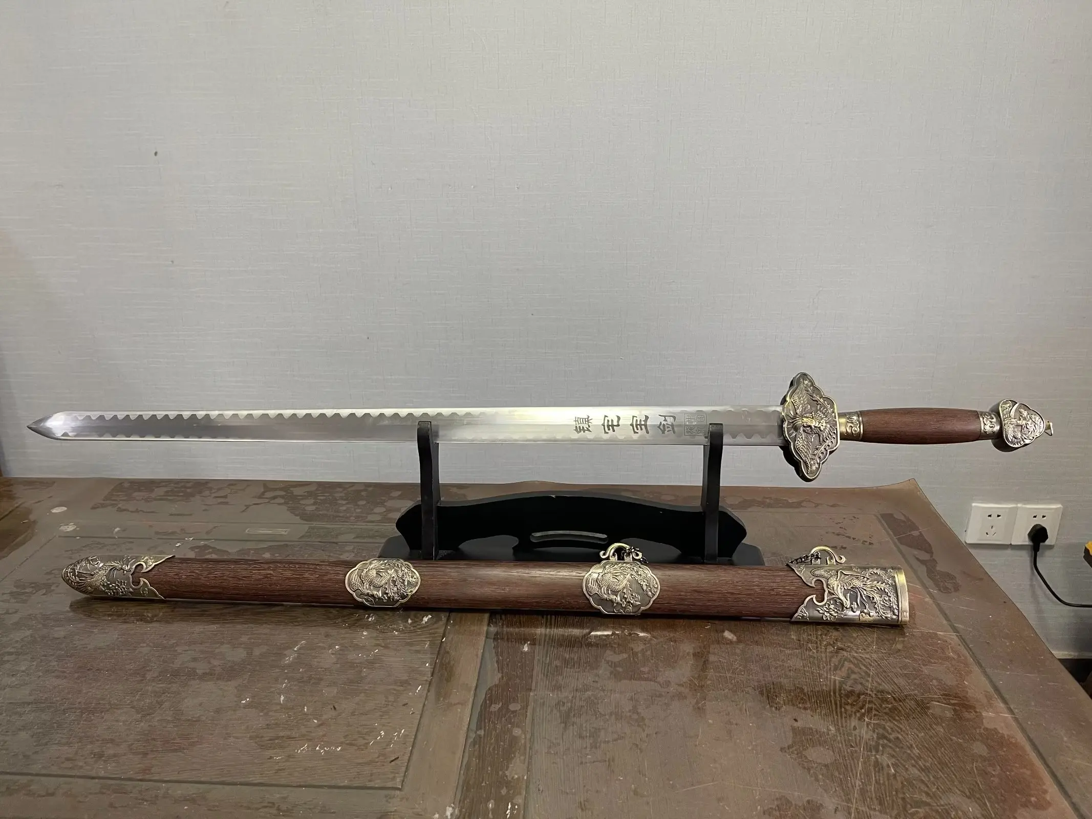 

103cm martial arts kung fu Chinese phoenix decoration Samurai Sword Carbon steel not sharp Lucky Feng Shui katana Gift full tang