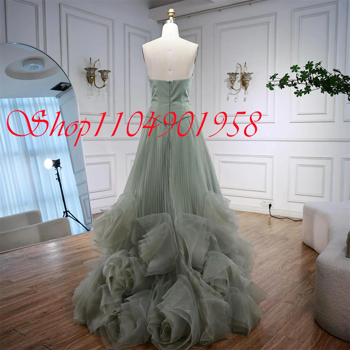 Customized Delicate Light Green Tulle Evening Dress Temperament Strapless Sleeveless Zipper Back Flowers Special Occasion Gowns