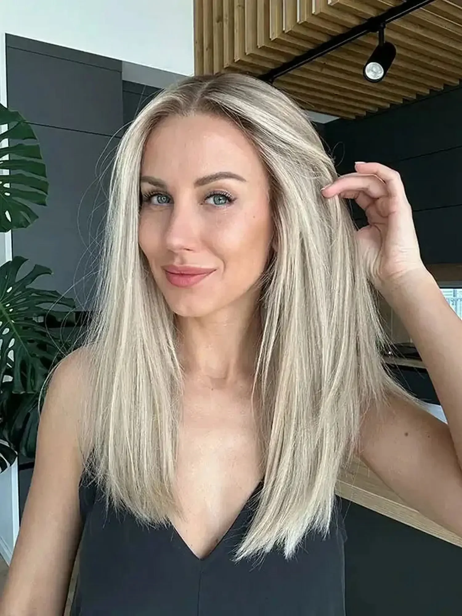 

Soft Ombre Blond straight Hair 150 density and 13×4 100%human hair wig lace front wig, with baby hair pre plucked