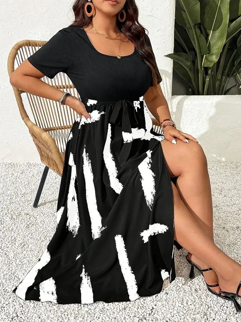 GIBSIE 플러스 사이즈 스쿠프 넥 반팔 벨트 드레스 여성 2025 여름 신상 프린트 캐주얼 휴가 A라인 스플릿 롱 드레스