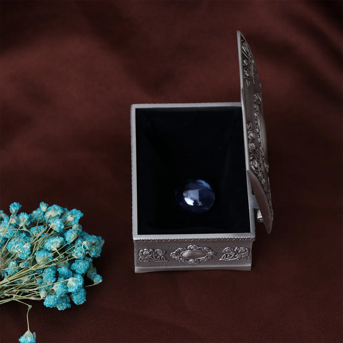 

Ретро-шкатулка для украшений из жести, классический органайзер для хранения серег, колец, брошей для женщин и девушек, подарочная шкатулка для украшений