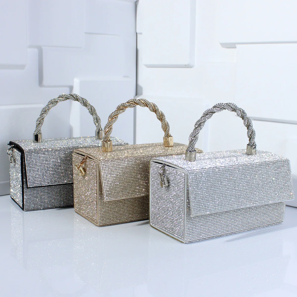 

High-end fashion diamond-encrusted shiny women's dinner bag exquisite versatile dress bag temperament chain square bag