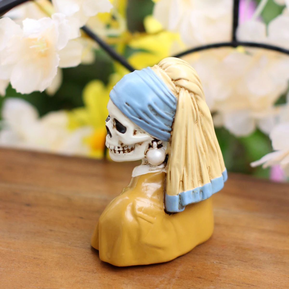 1pc Halloween Skeleton Girl With Pearl Earring Resin Statue Gothic Art Parody Home Outdoor Garden Decor