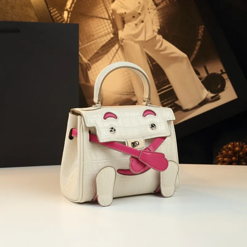 

Star same niche pig doll shoulder bag mini portable spoof smiley face messenger bag Kelly bag