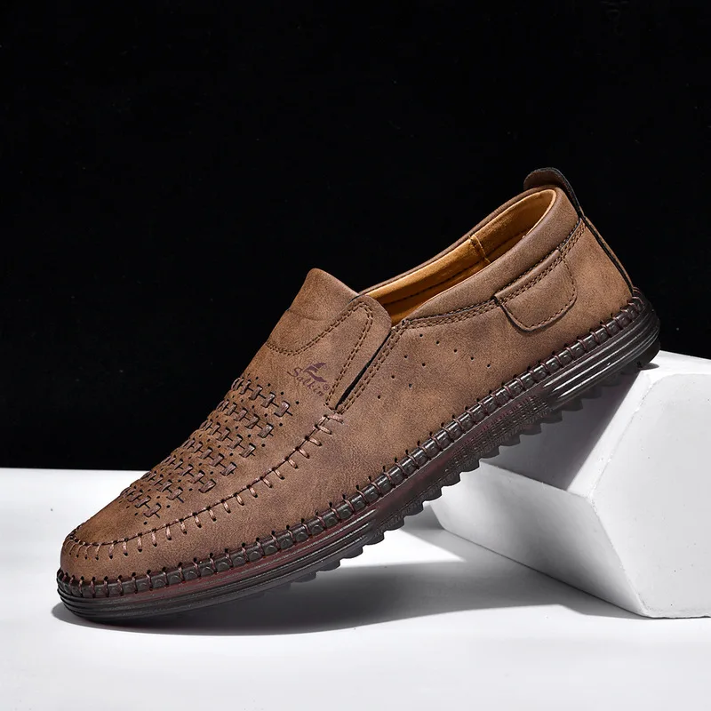 New winter middle-aged people's plus size outdoor casual leather shoes, hiking shoes, soft leather retro loafers