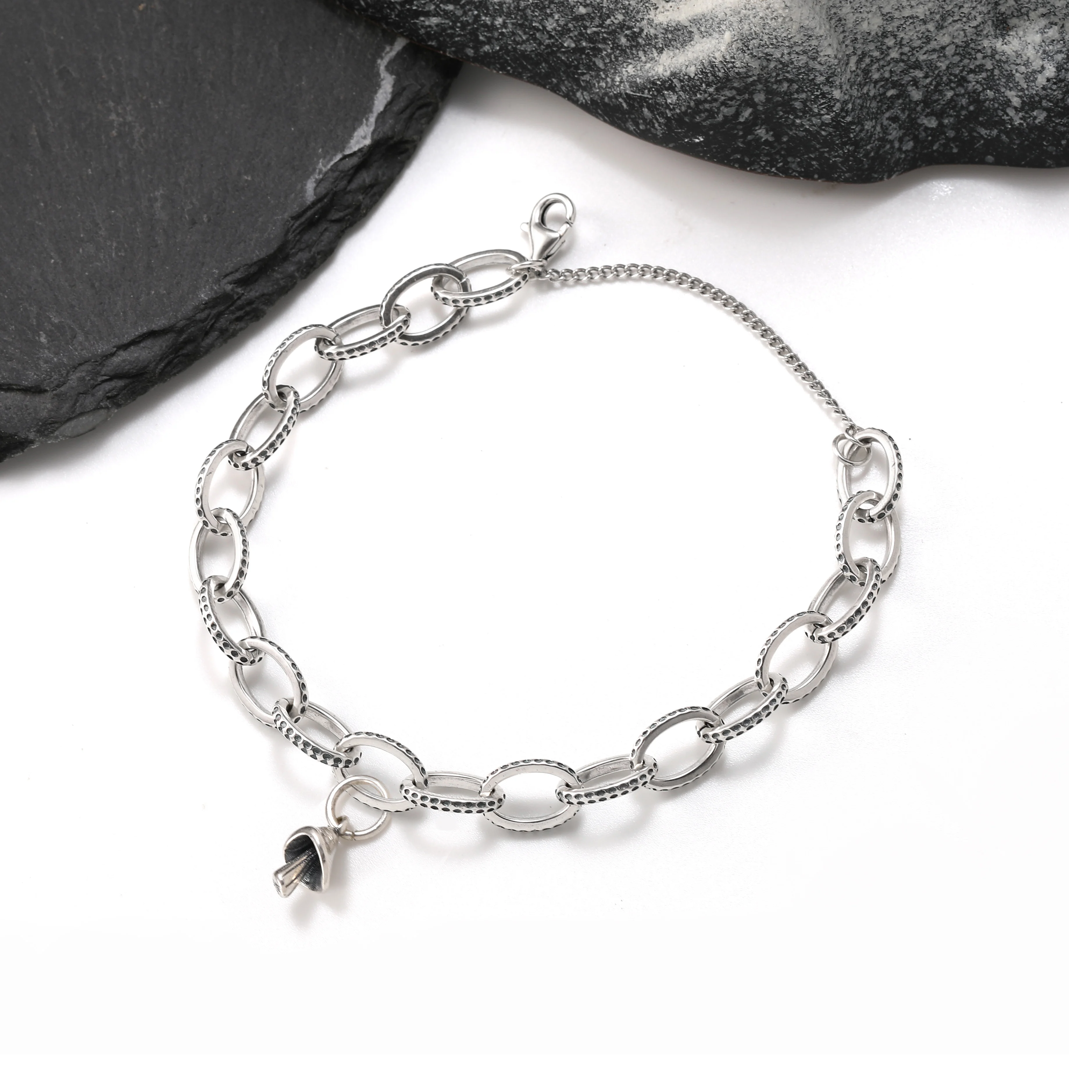 

Genuine 925 sterling silver exquisite Textured Oval Charm Bracelet paired with a Heart-shaped mini mushroom pendant