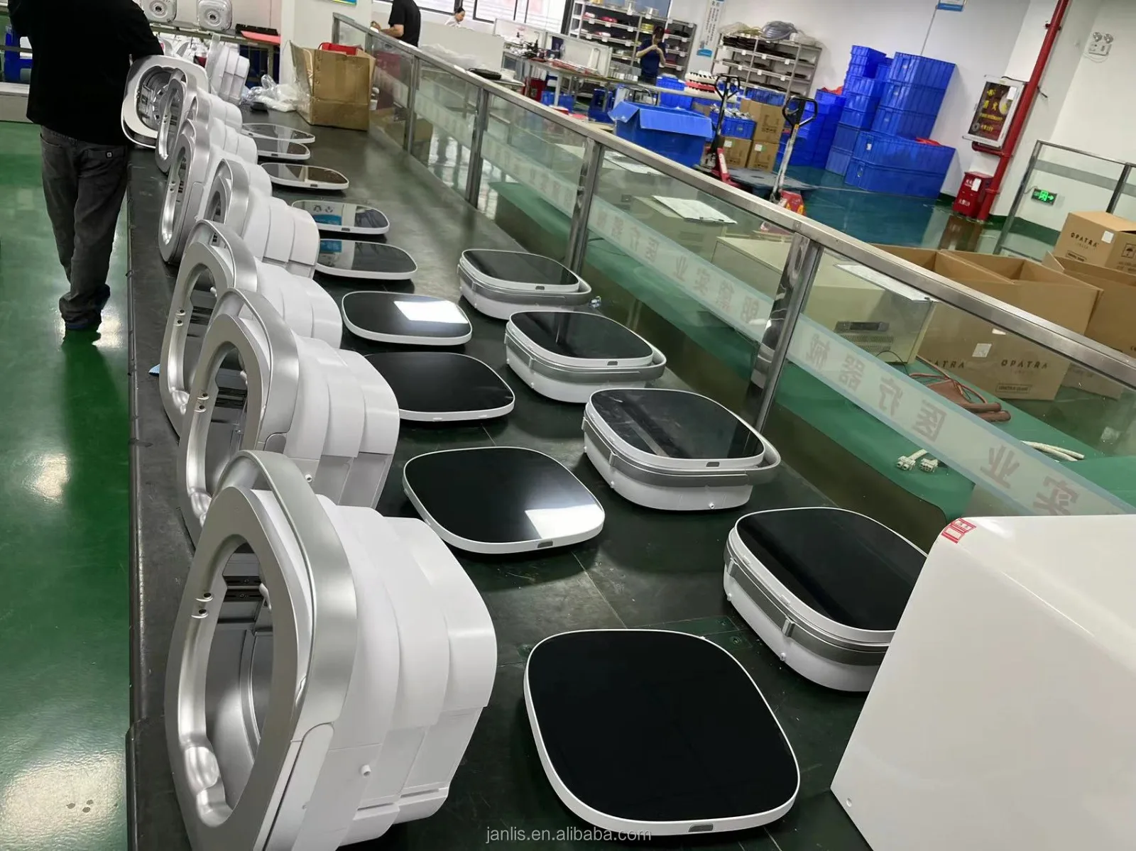 Pocket-Sized Skin Analyzer with LED Light Therapy | Travel-Friendly & Fast Diagnosis  Portable Skin Analyzer with APP