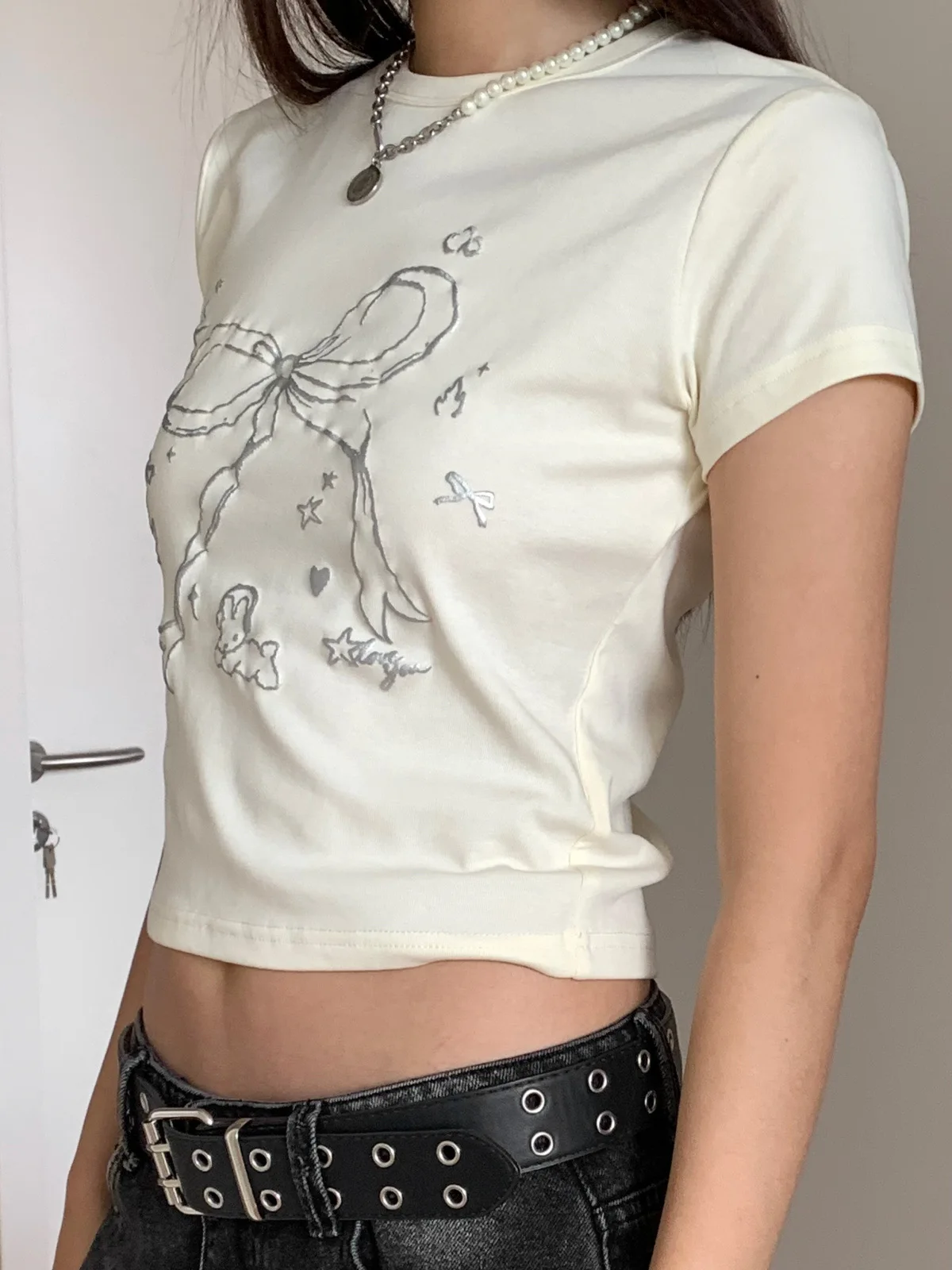 Short Style Leaky Navel T-Shirt, Fashionable and Casual, Silver Foam Bow Print Design, Trendy Stylish, Summer, New, 2024