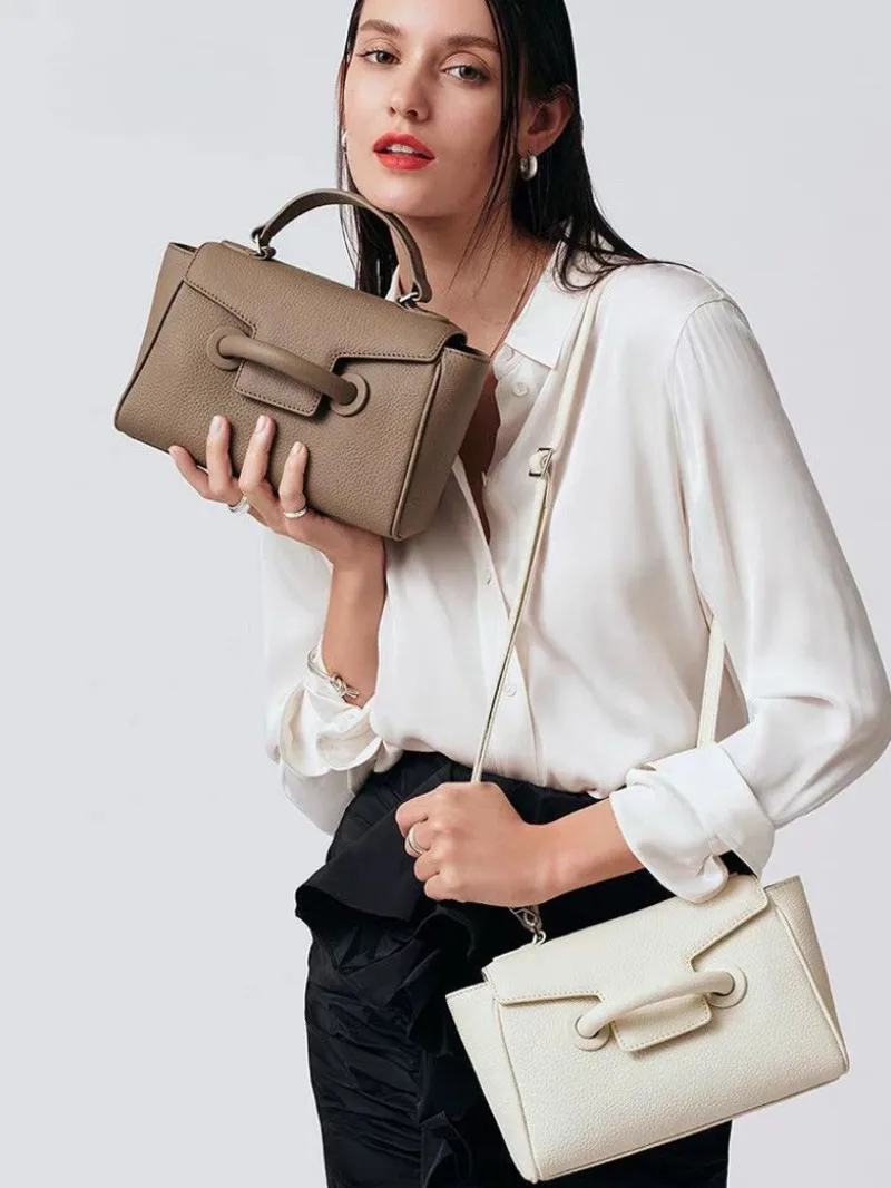 

Роскошные женские сумки с клапаном из натуральной кожи, новинка 2025, нишевая дизайнерская шикарная универсальная квадратная сумка через плечо, стильные сумки на плечо