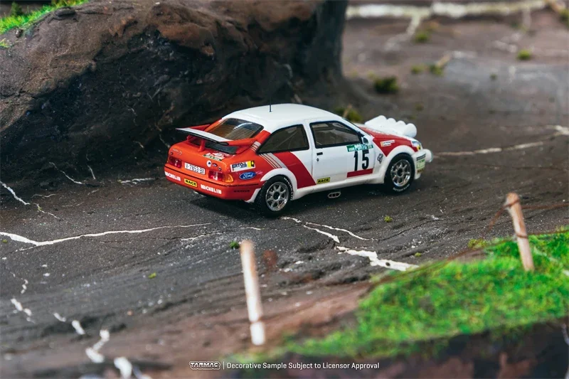 Tarmac Works 1:64 Sierra RS Cosworth Rallye de Portugal 1988 #15 Diecast Model Car