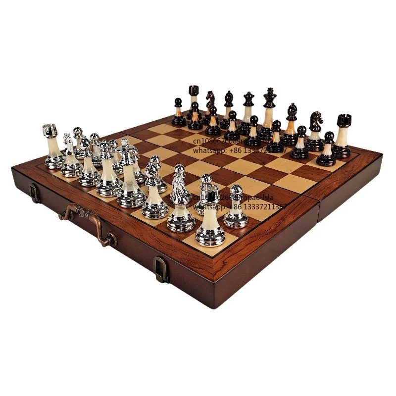 Factory Wholesale Price for Sale Luxury Magnetic Folding Board with Handle Portable Wooden Luxury Chess Set