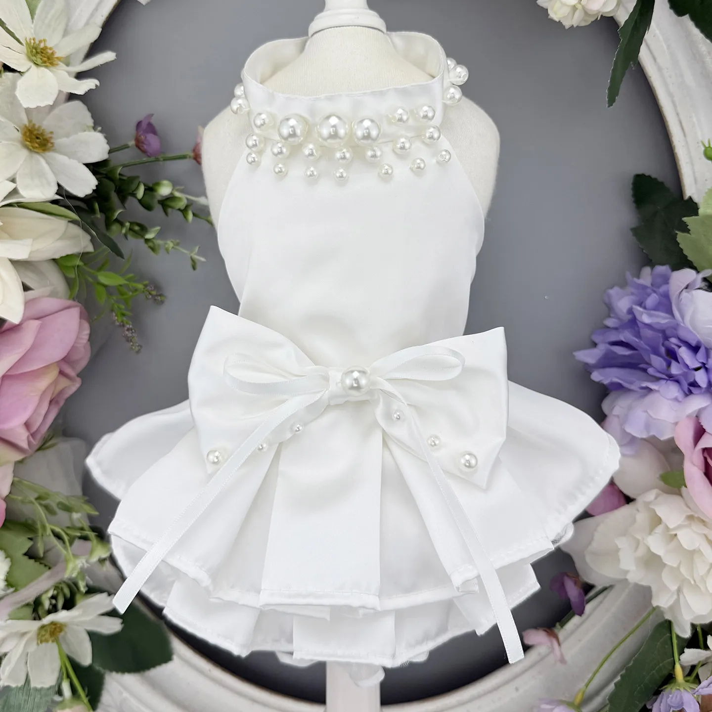 Luxury White Pearl Accessories Princess Dress for Small to Medium Dogs Handmade Fashion Pet Skirt Puppy Photography Costume