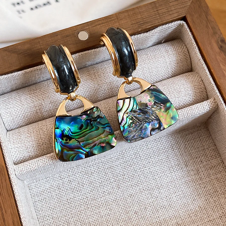 2026 New Resin Seashell Square Earrings Luxurious High-end Niche Design Retro Retro Style Accessories For Women