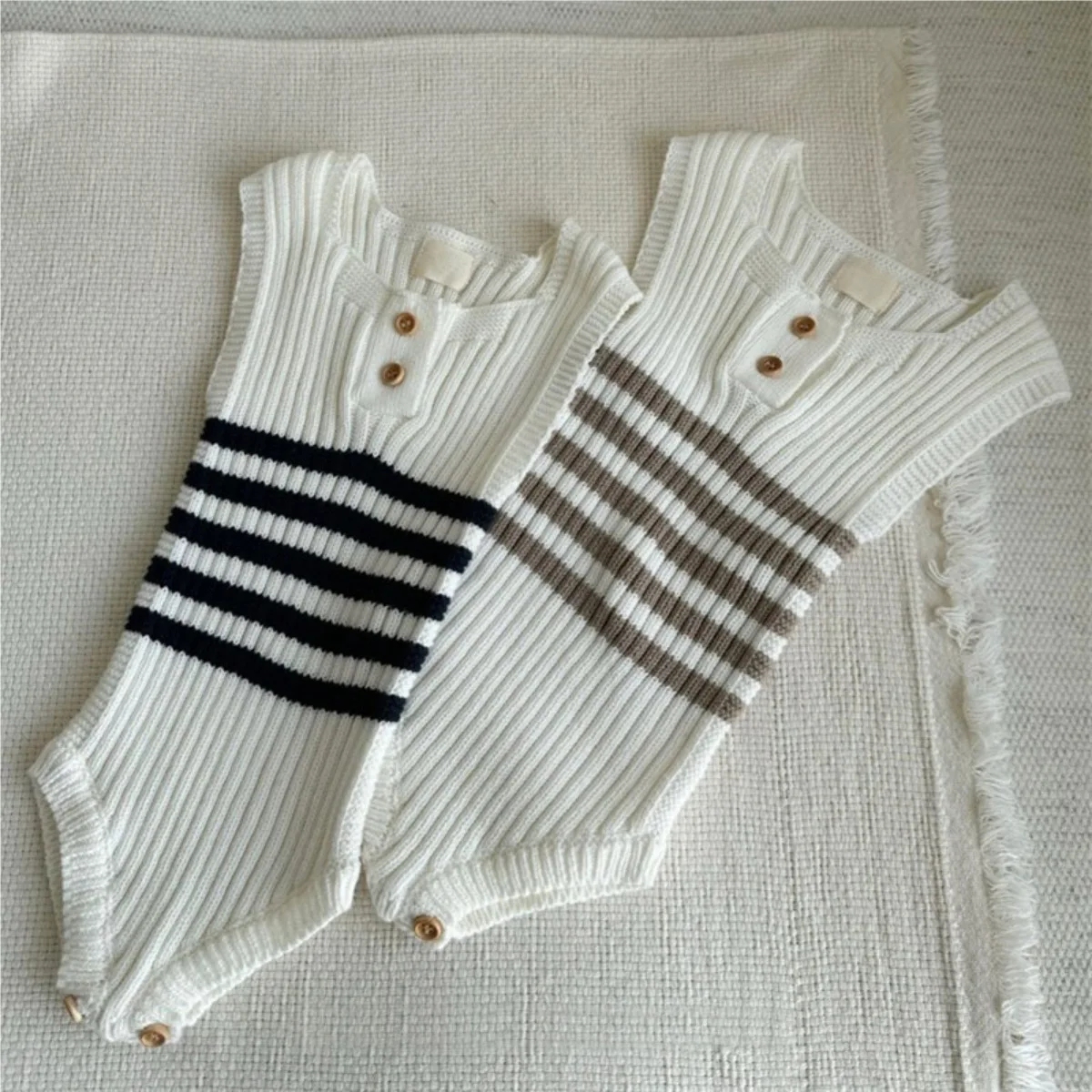 

2025autumn New Baby Sleeveless Knit Romper Newborn Cotton Striped Jumpsuit For Boy Girl Toddler Sweater Toddler Knitted Clothes