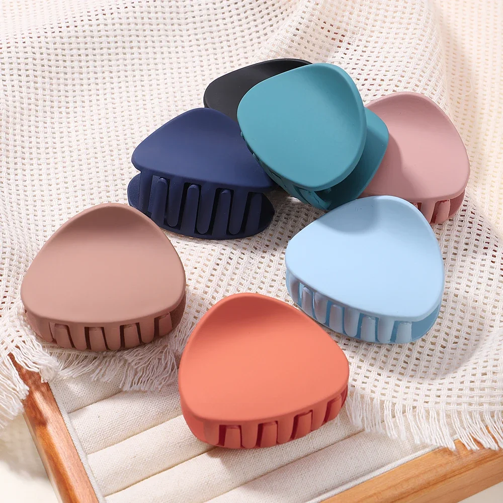 New Solid Color HairClip Mini Hair Claw Clip Barrettes Sweet Hairpin Barrette Retro Hair Claws Women Girls Hair Accessories