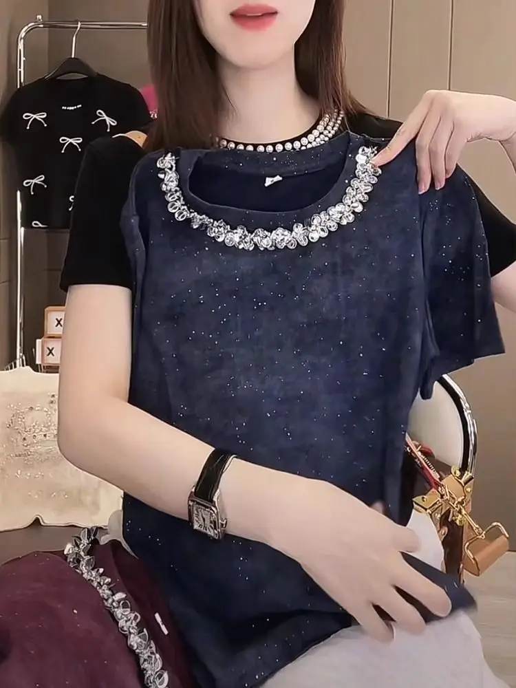 เสื้อยืดผู้ชายทรงหลวมใส่สบายสำหรับฤดูร้อน ดีไซน์เก๋ไก๋ ทันสมัย ใส่ได้หลากหลายโอกาส ช่วยให้ดูผอมเพรียว