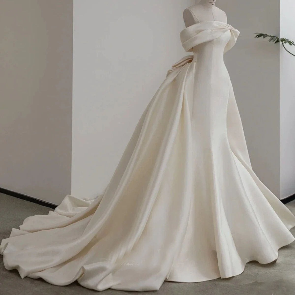 Off The Shoulder Satin Mermaid Wedding Dress For Women Detachable Train Big Bow Luxury Ivory  Long Chapel Train