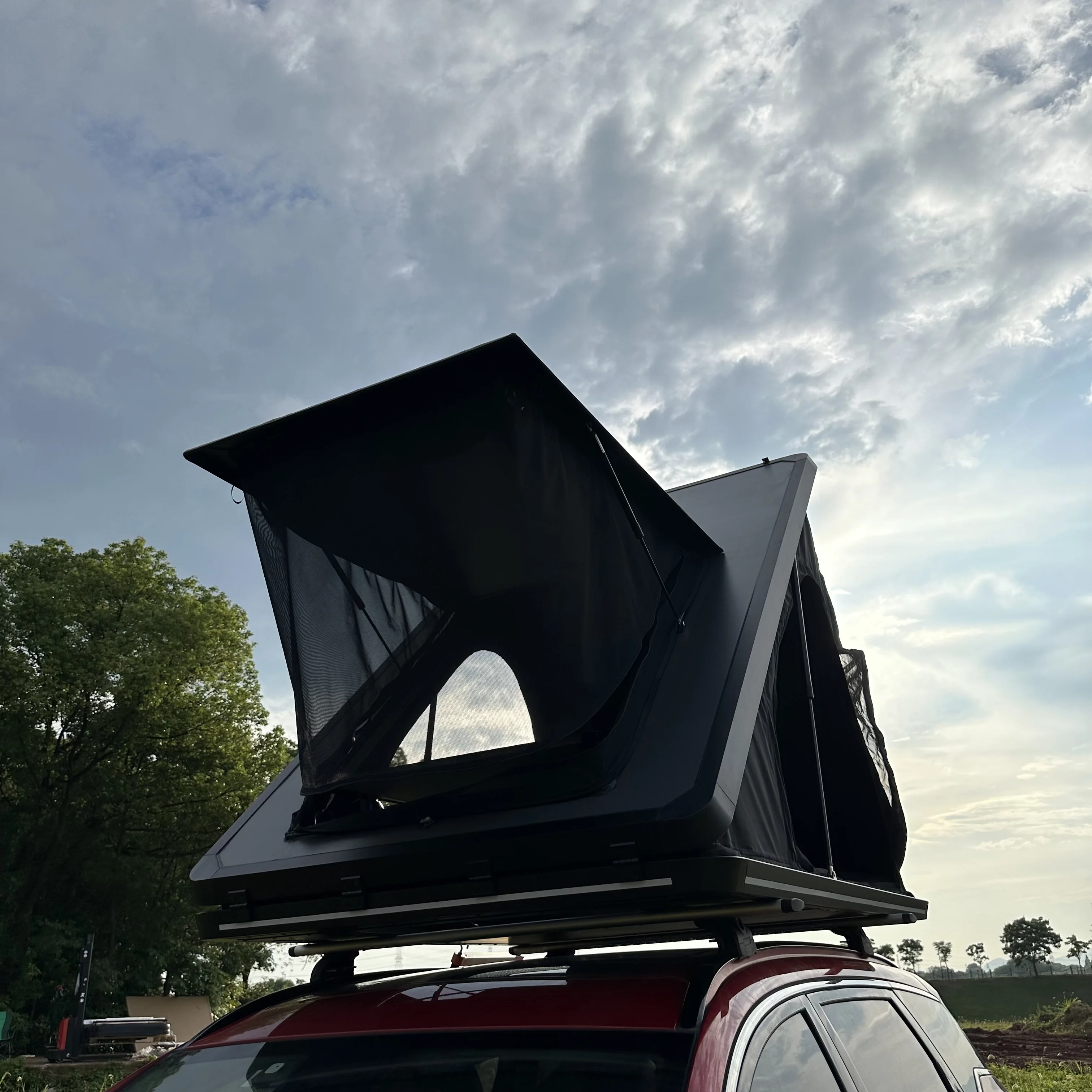 

Camping Aluminum 3 Person Outdoor Hiking Rooftop Roof Top Car Tent Triangle Clamshell Hard Shell Rooftop Tent