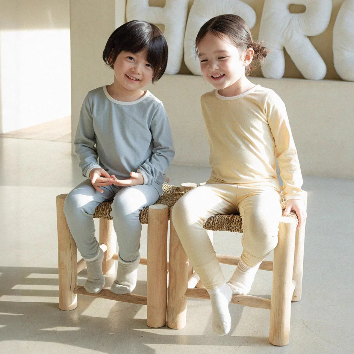 2025年秋新作 ベビー長袖ホームウェアセット 乳幼児女児 無地トップス+パンツ 2点セットスーツ 幼児用コットンソフトパジャマ