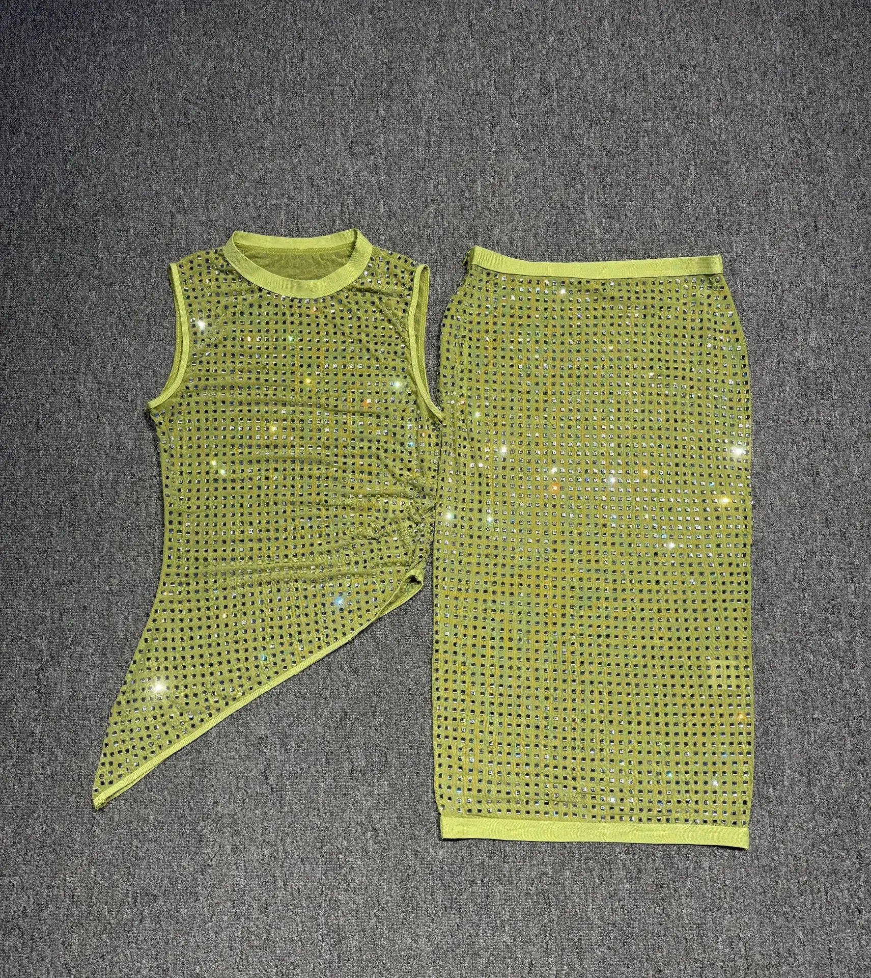 

Роскошный женский наряд оригинального дизайна, топ со стразами, комплекты юбок с асимметрией, комплект из двух предметов, вечерний клубный наряд для вечеринки, дня рождения